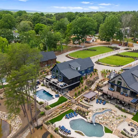 Blue Heron Gray Fox By Avantstay 2 Lakefront Homes Sleeps 44 Pool Dock Theater